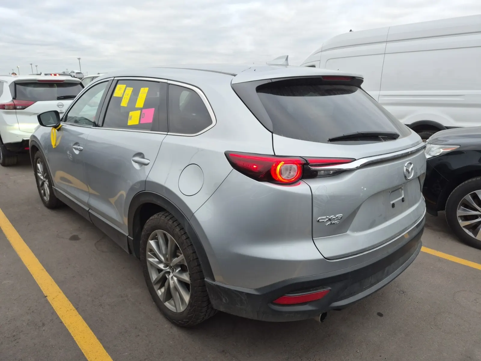 Driver Rear 3/4 Photo