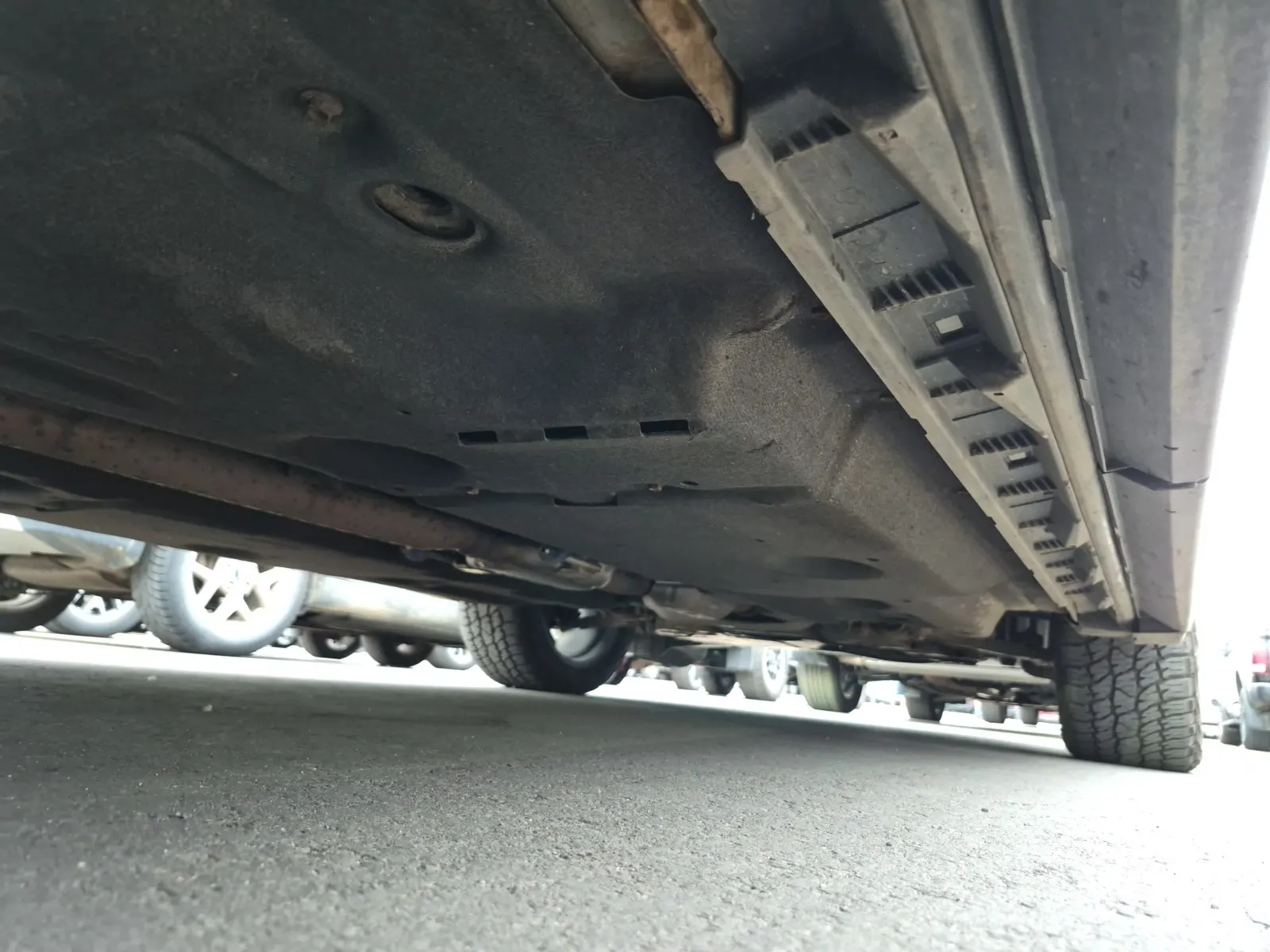 Undercarriage - Passenger Photo