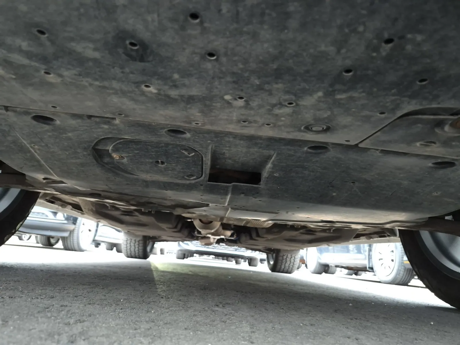 Undercarriage - Front Photo