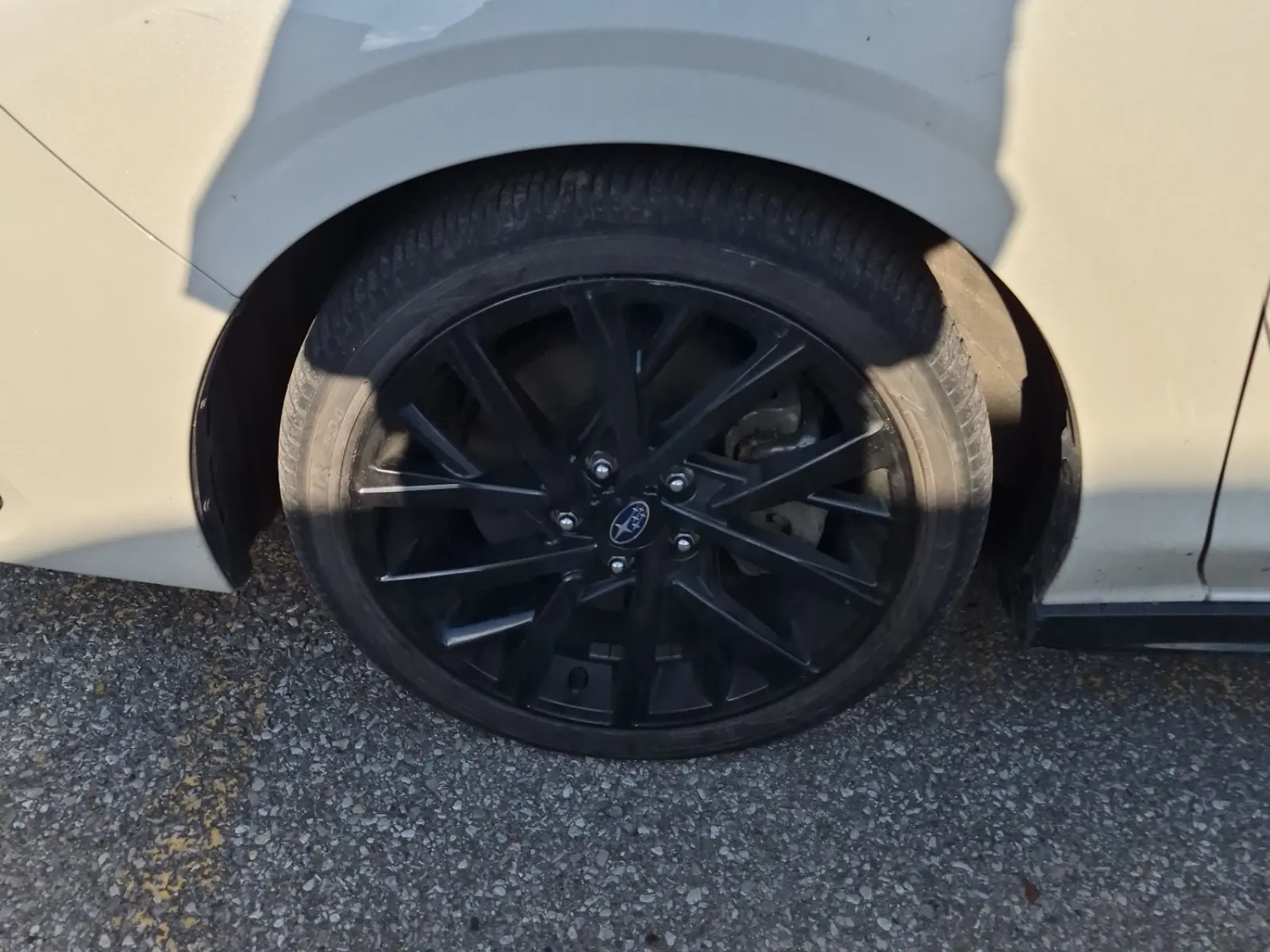 Front driver wheel/tire photo