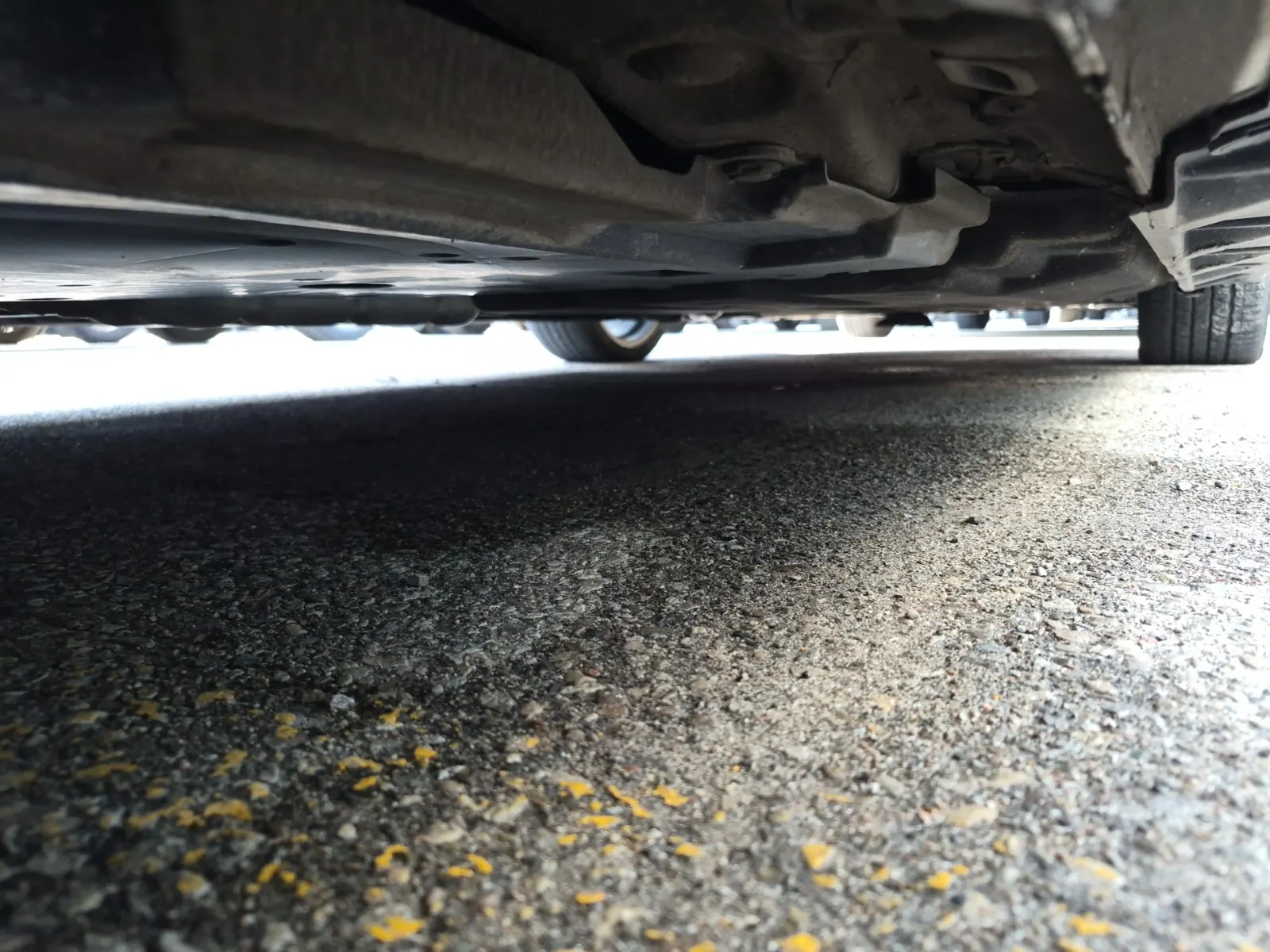 Undercarriage - Passenger Photo