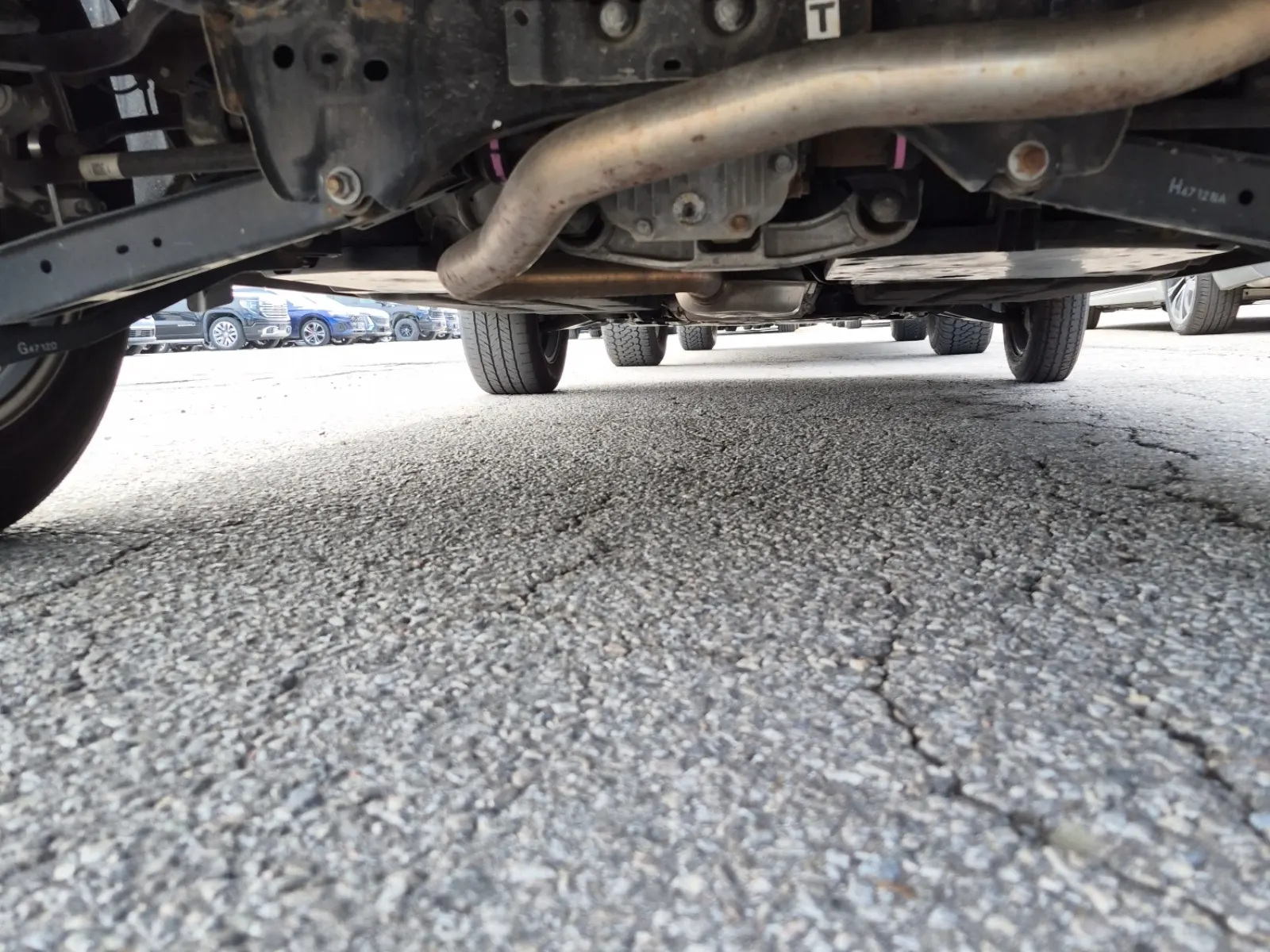 Undercarriage - Rear Photo