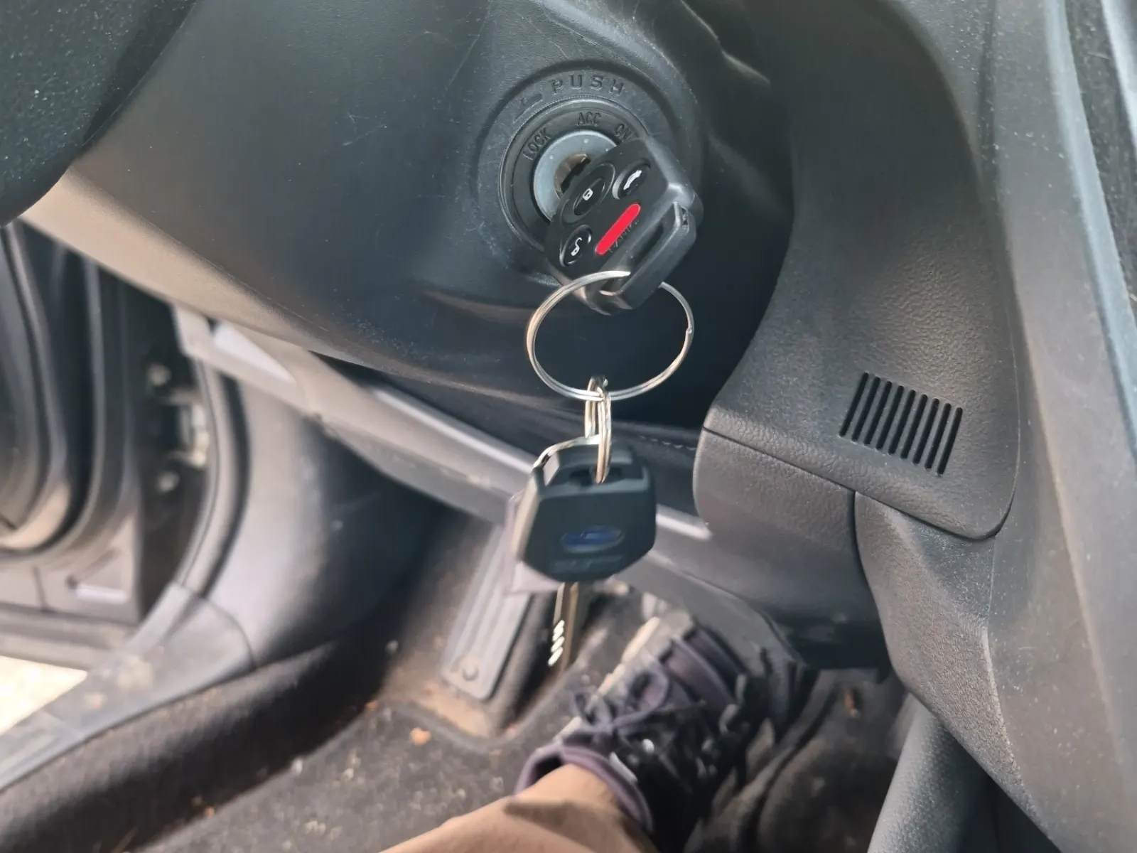 Keys/Fobs/Manual Photo