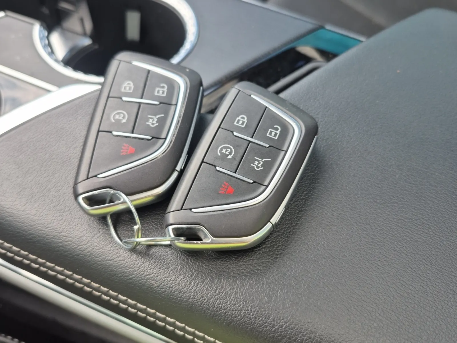 Keys/Fobs/Manual Photo