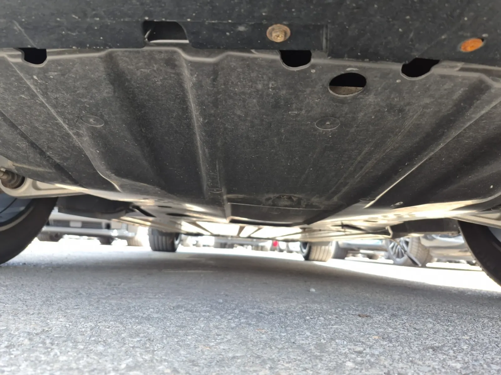 Undercarriage - Front Photo