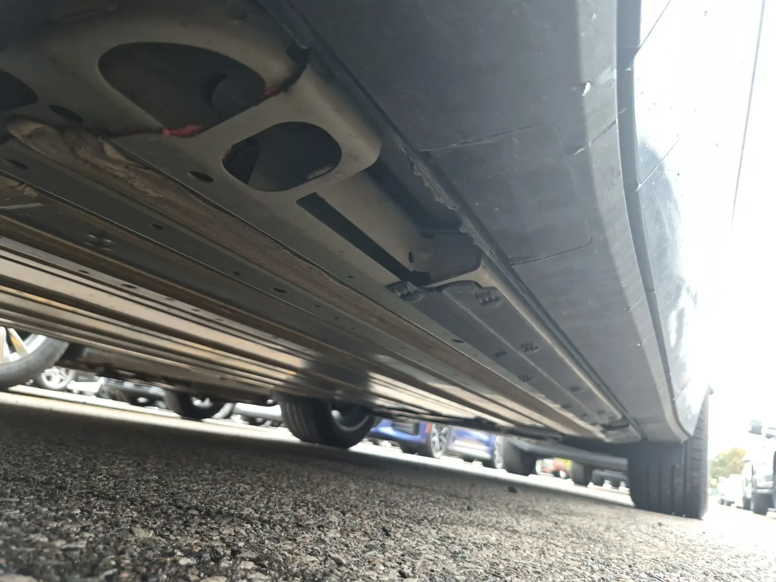 Undercarriage - Driver Photo