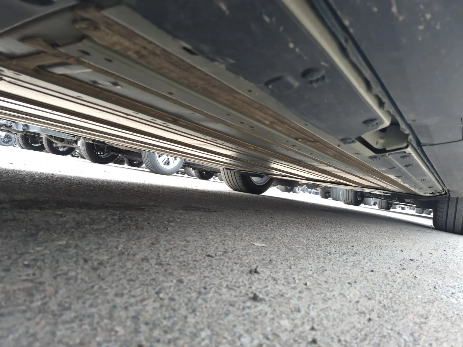 Undercarriage - Passenger Photo