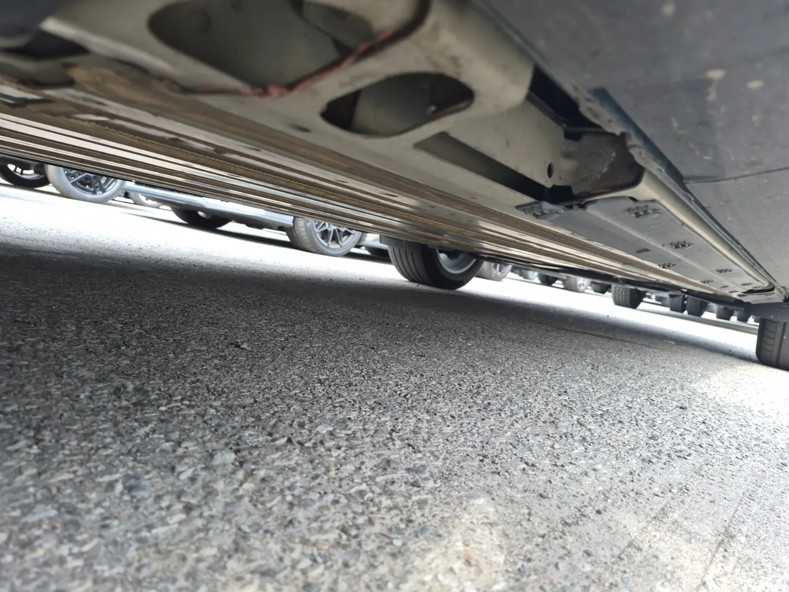 Undercarriage - Driver Photo