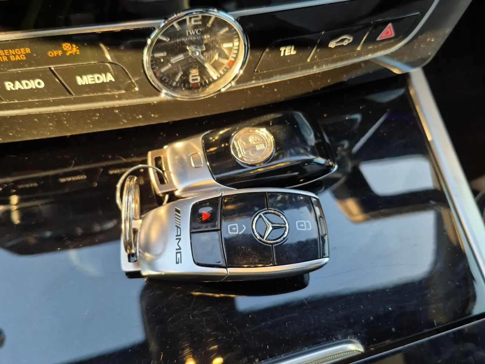 Keys/Fobs/Manual Photo