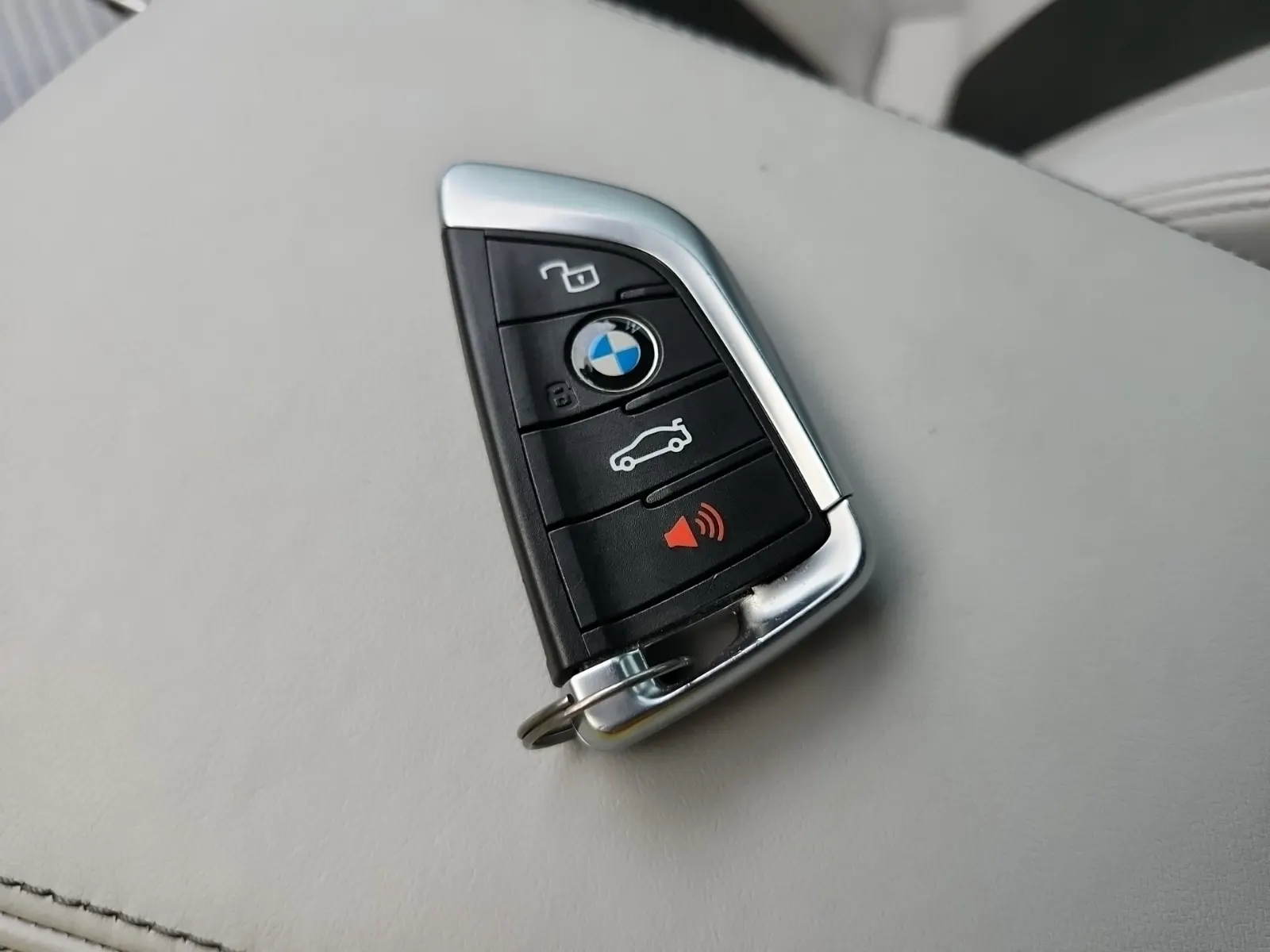 Keys/Fobs/Manual Photo