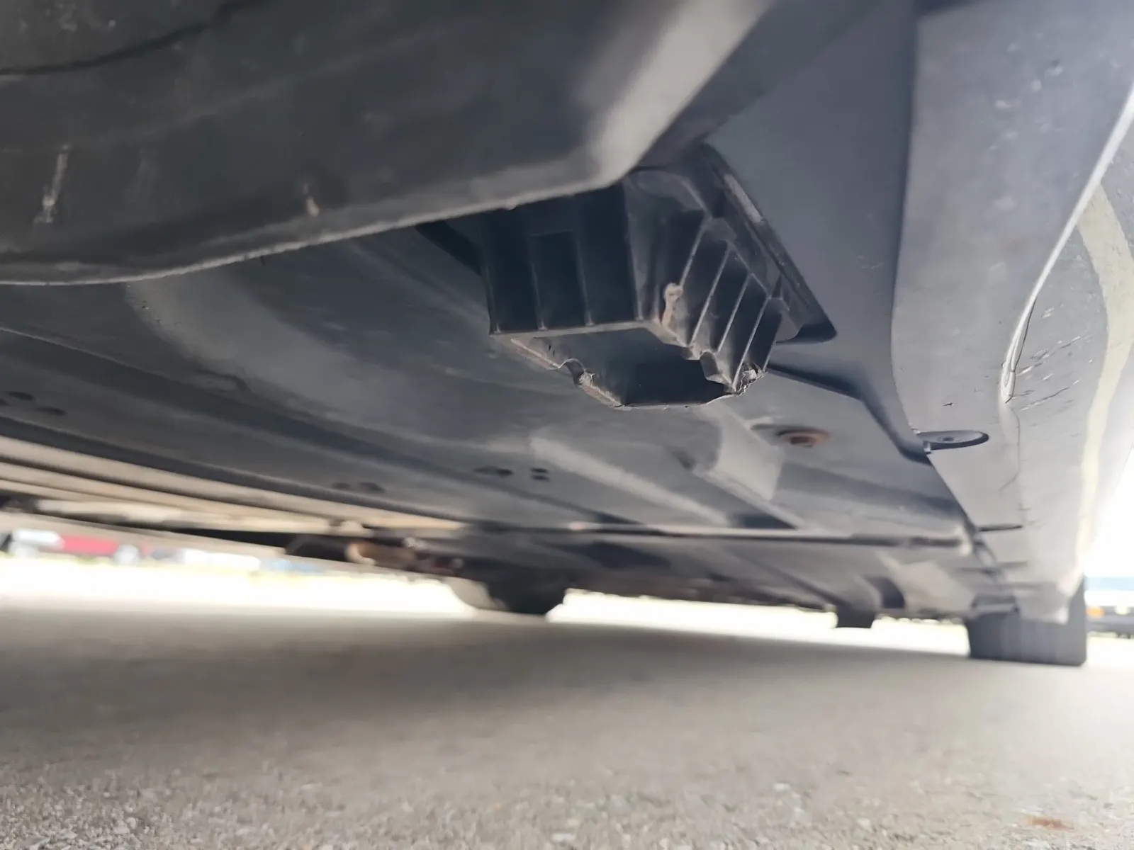 Undercarriage - Passenger Photo