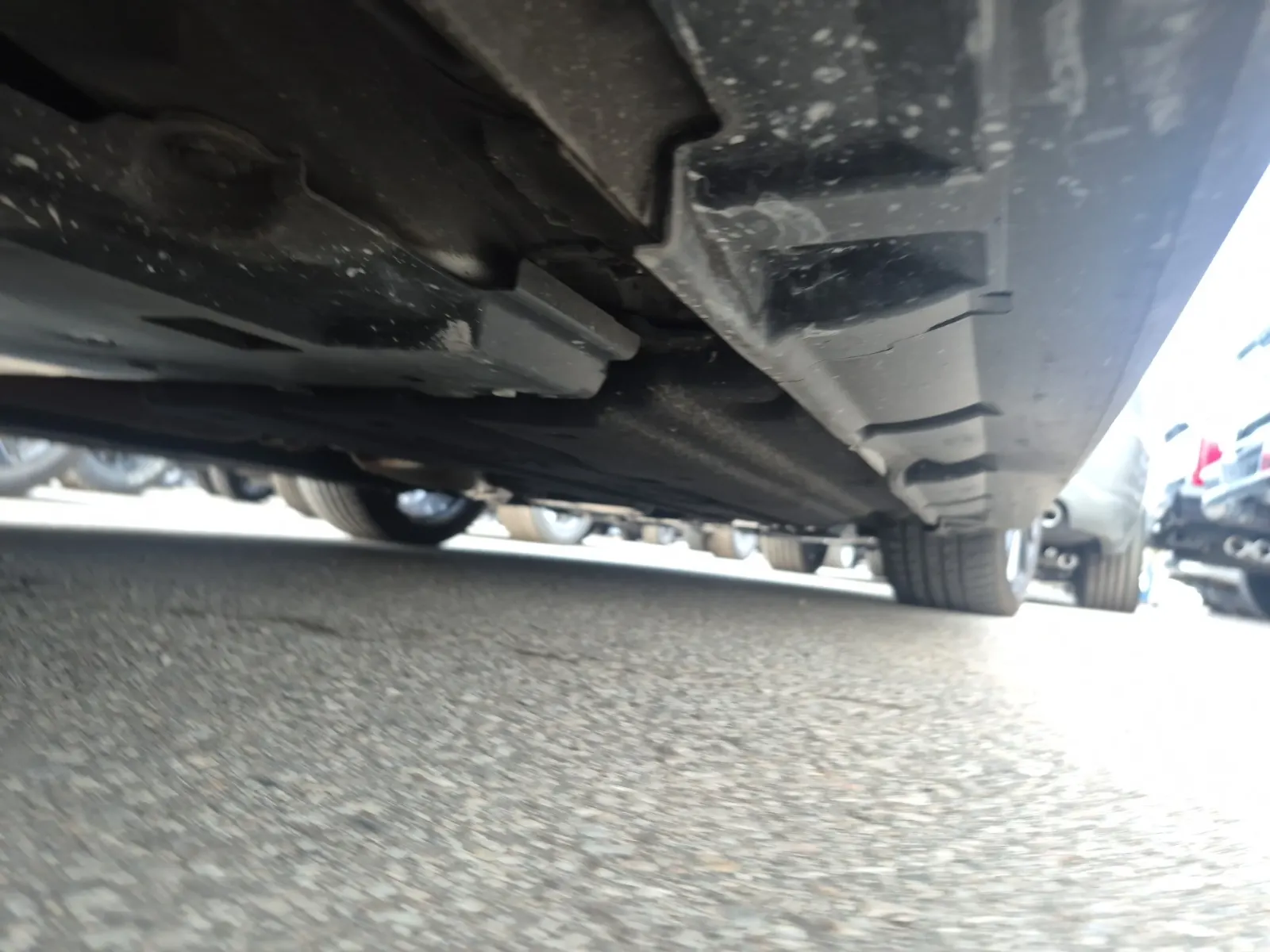 Undercarriage - Passenger Photo