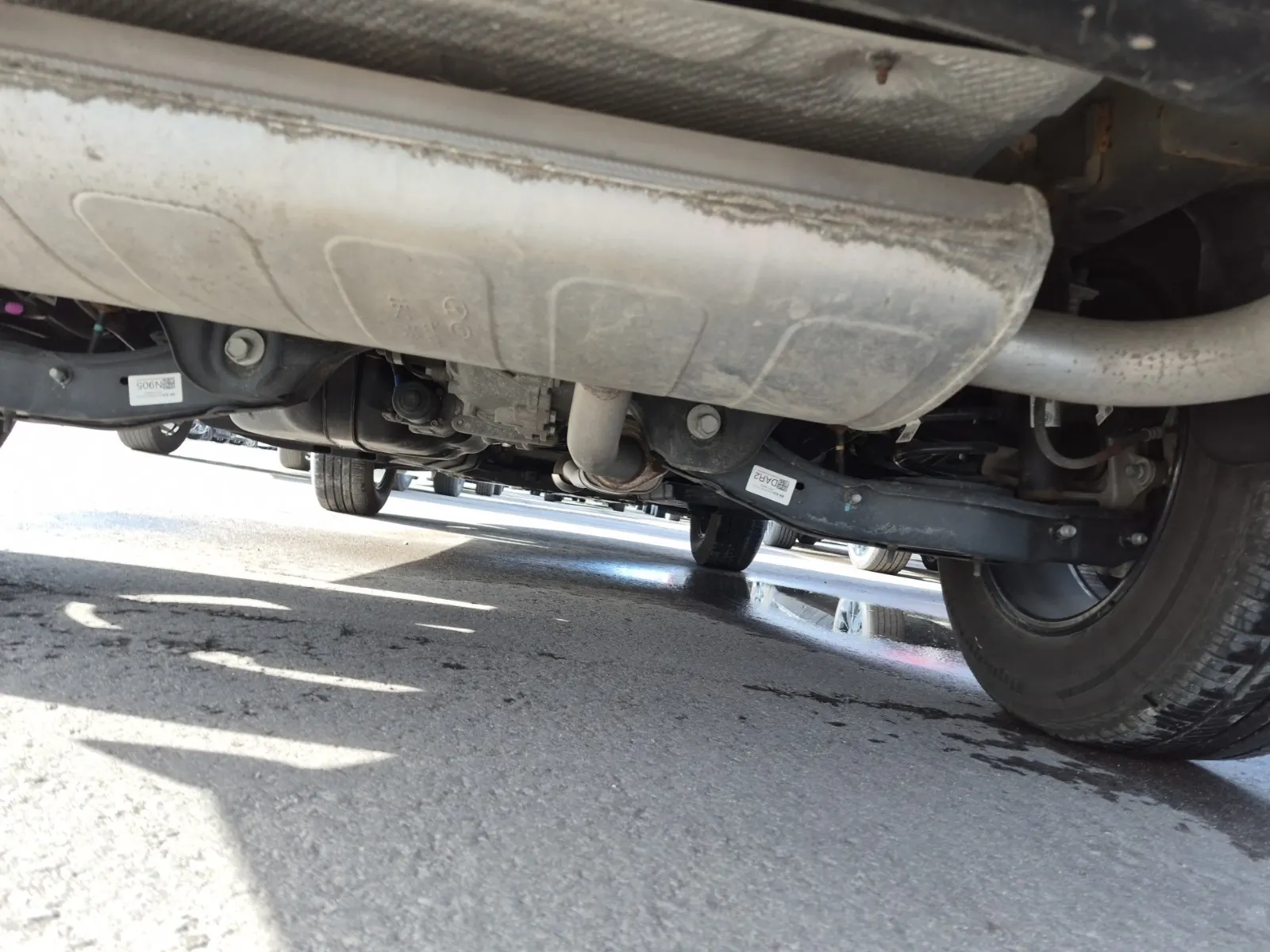 Undercarriage - Rear Photo