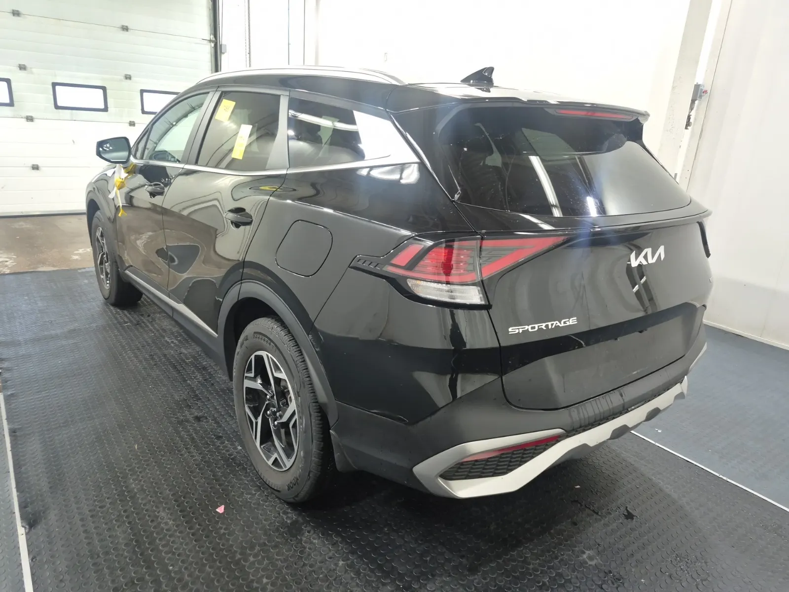 Driver Rear 3/4 Photo