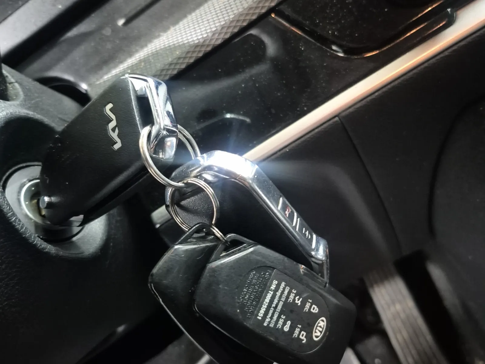 Keys/Fobs/Manual Photo