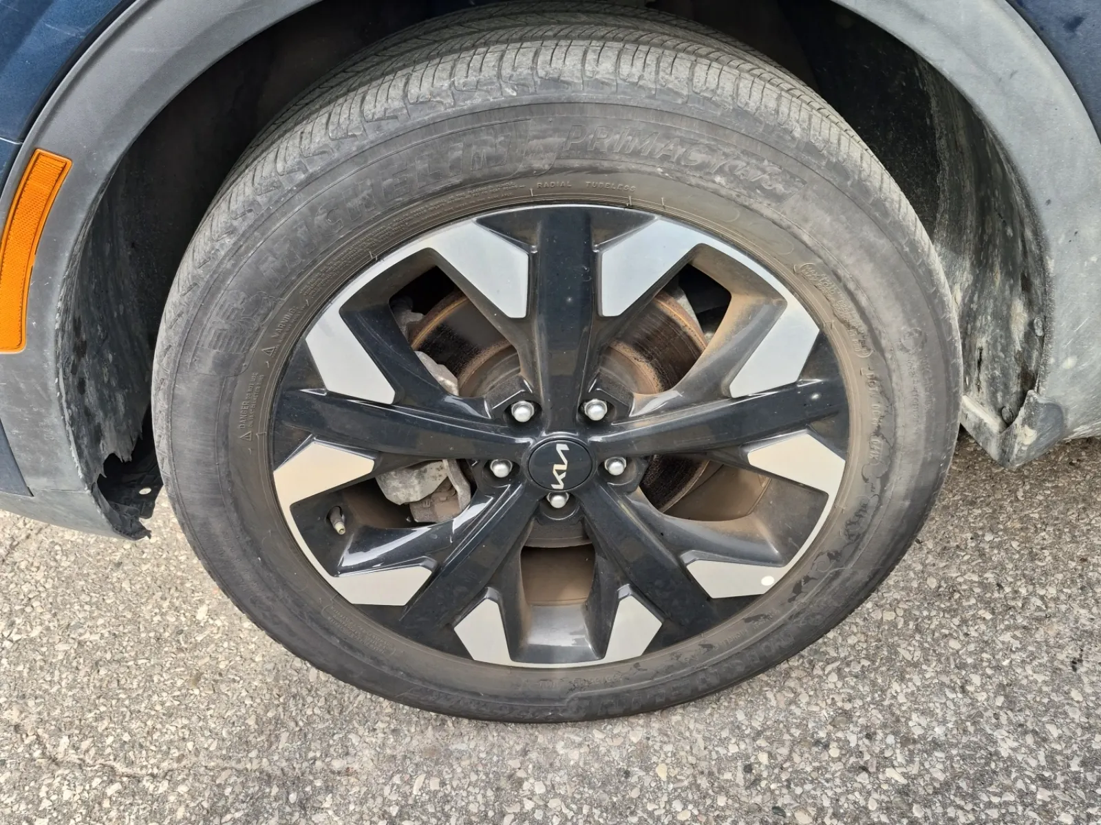 Front driver wheel/tire photo