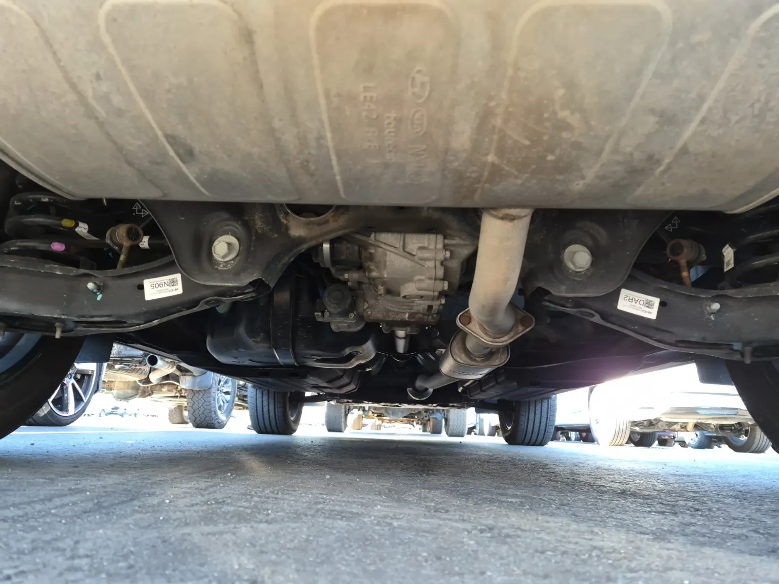 Undercarriage - Rear Photo