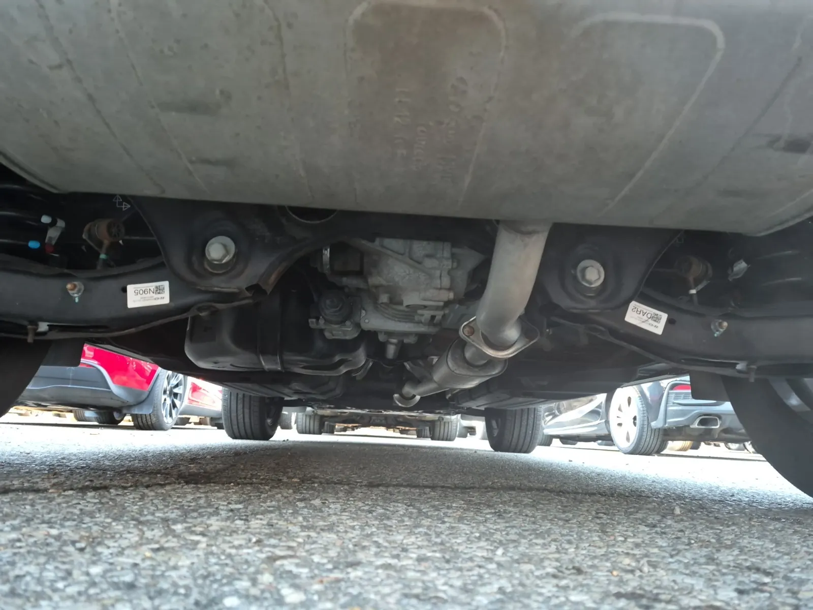 Undercarriage - Rear Photo