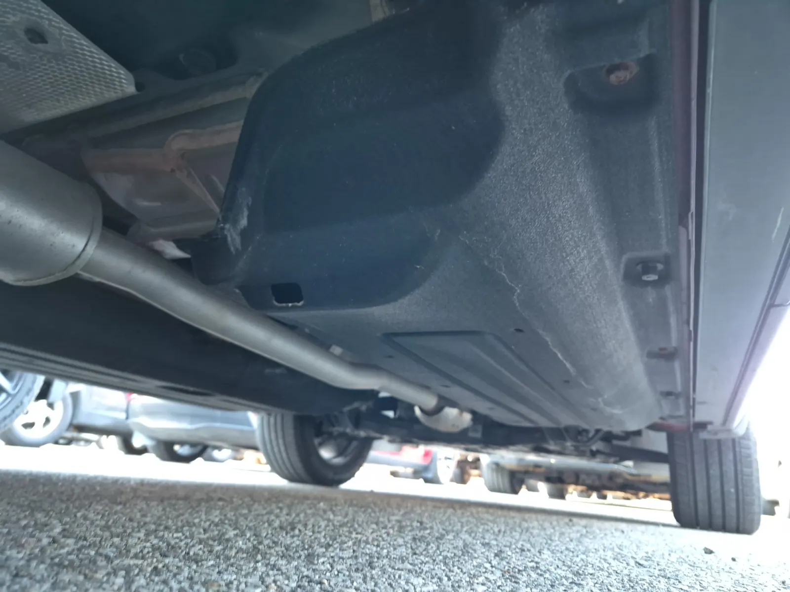 Undercarriage - Passenger Photo