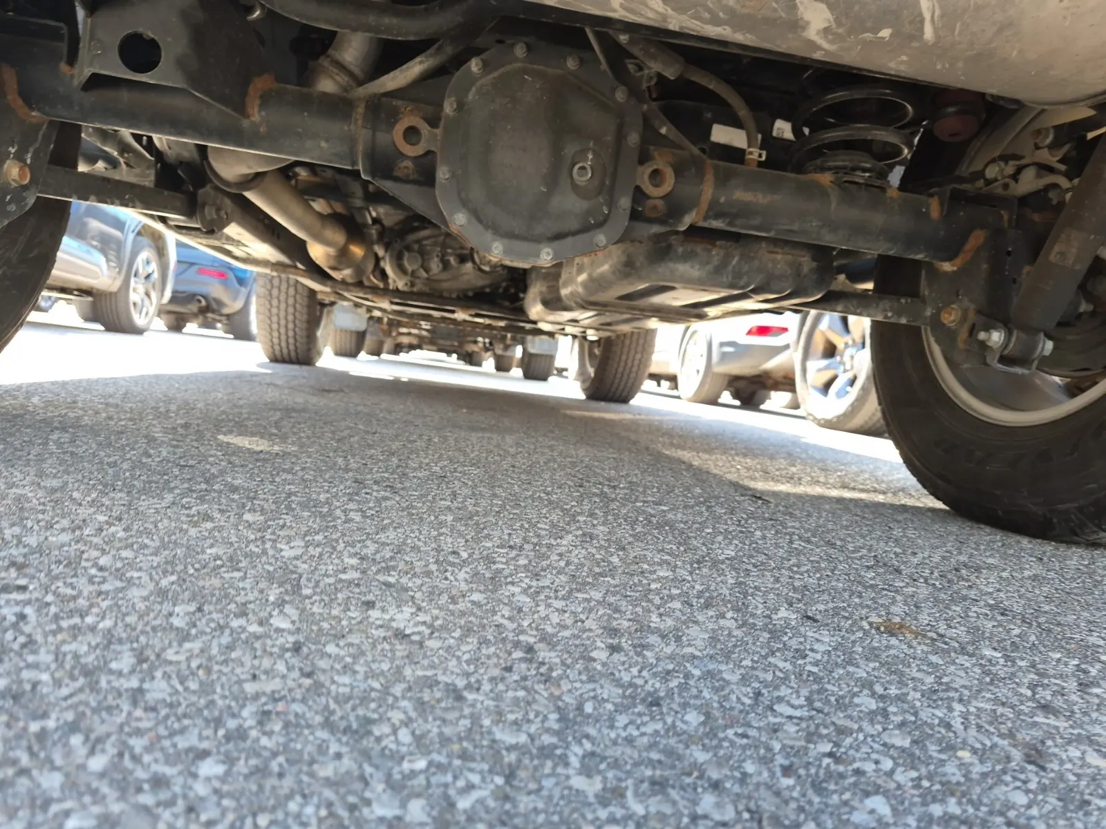 Undercarriage - Rear Photo