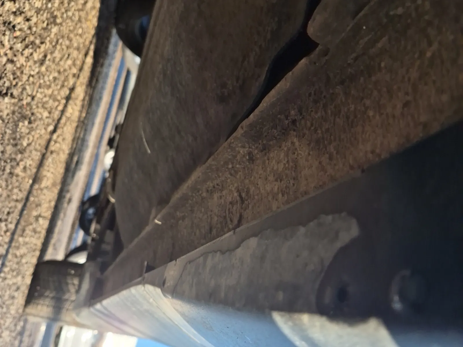 Undercarriage - Passenger Photo