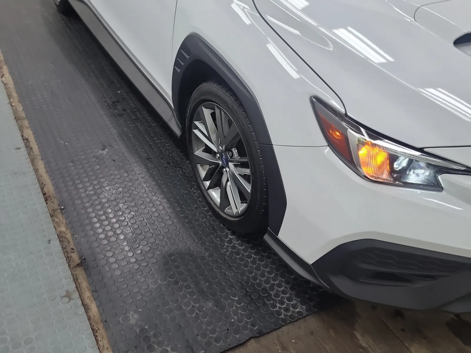 Right Front Wheel/Tire Photo