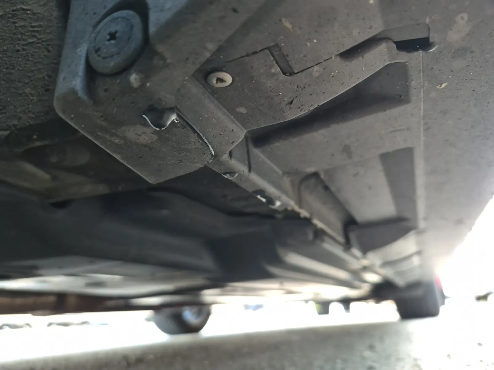 Undercarriage - Driver Photo