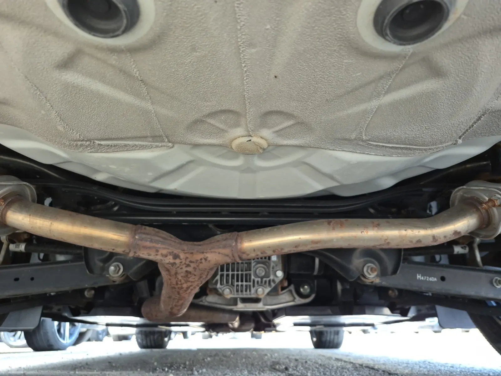 Undercarriage - Rear Photo