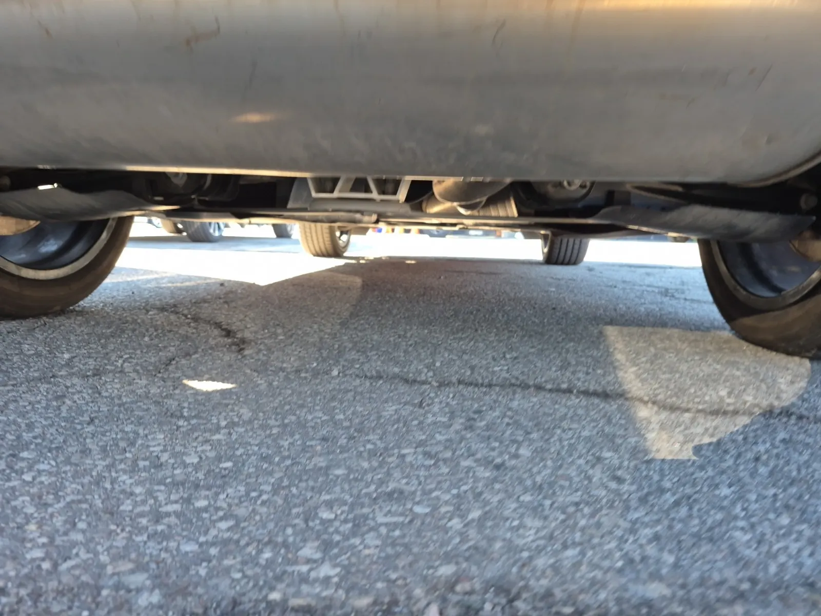 Undercarriage - Rear Photo