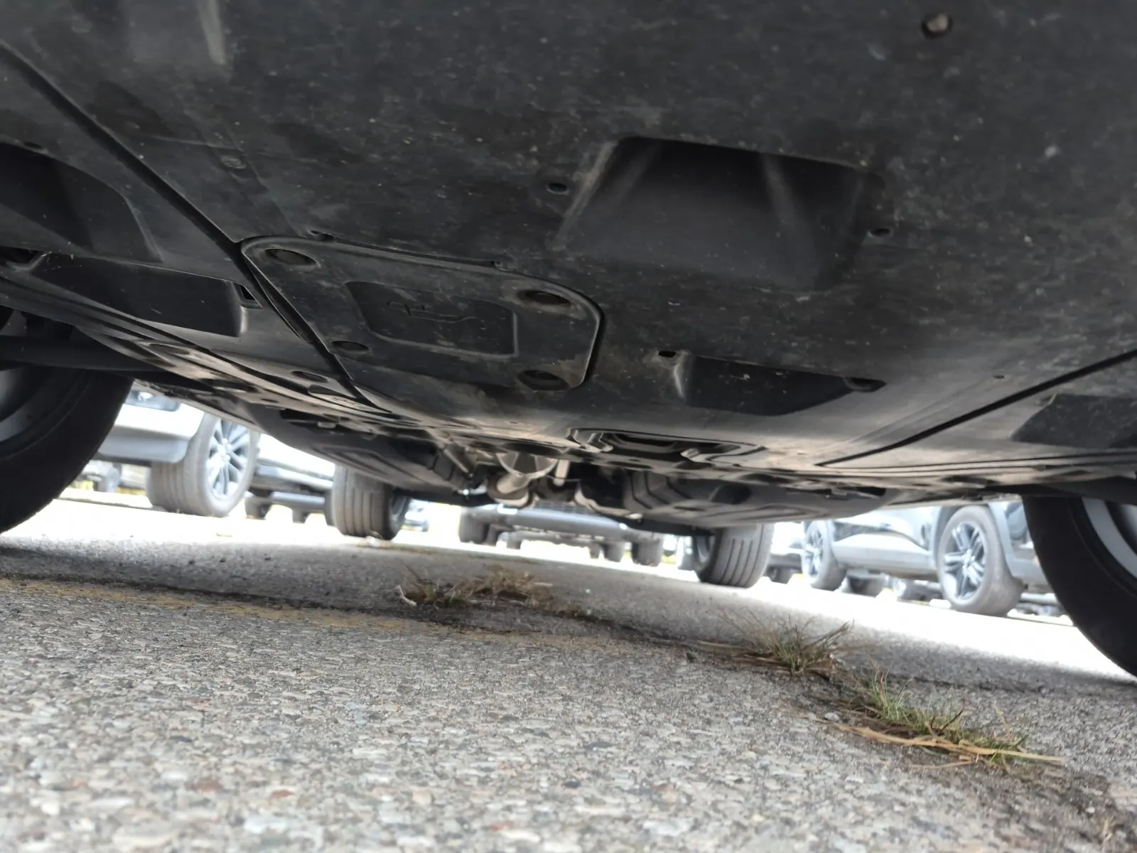Undercarriage - Front Photo