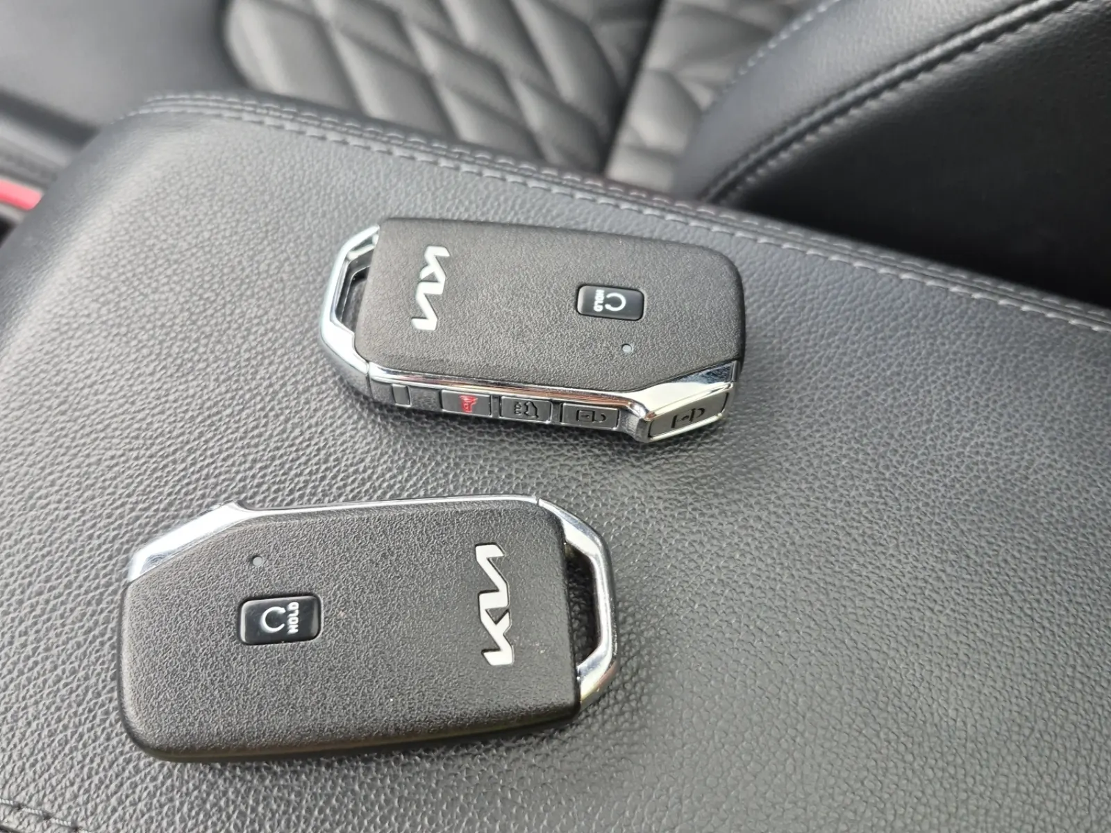 Keys/Fobs/Manual Photo