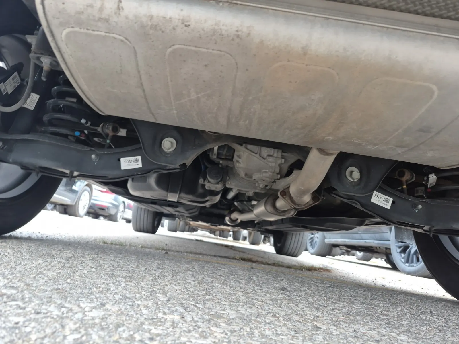 Undercarriage - Rear Photo