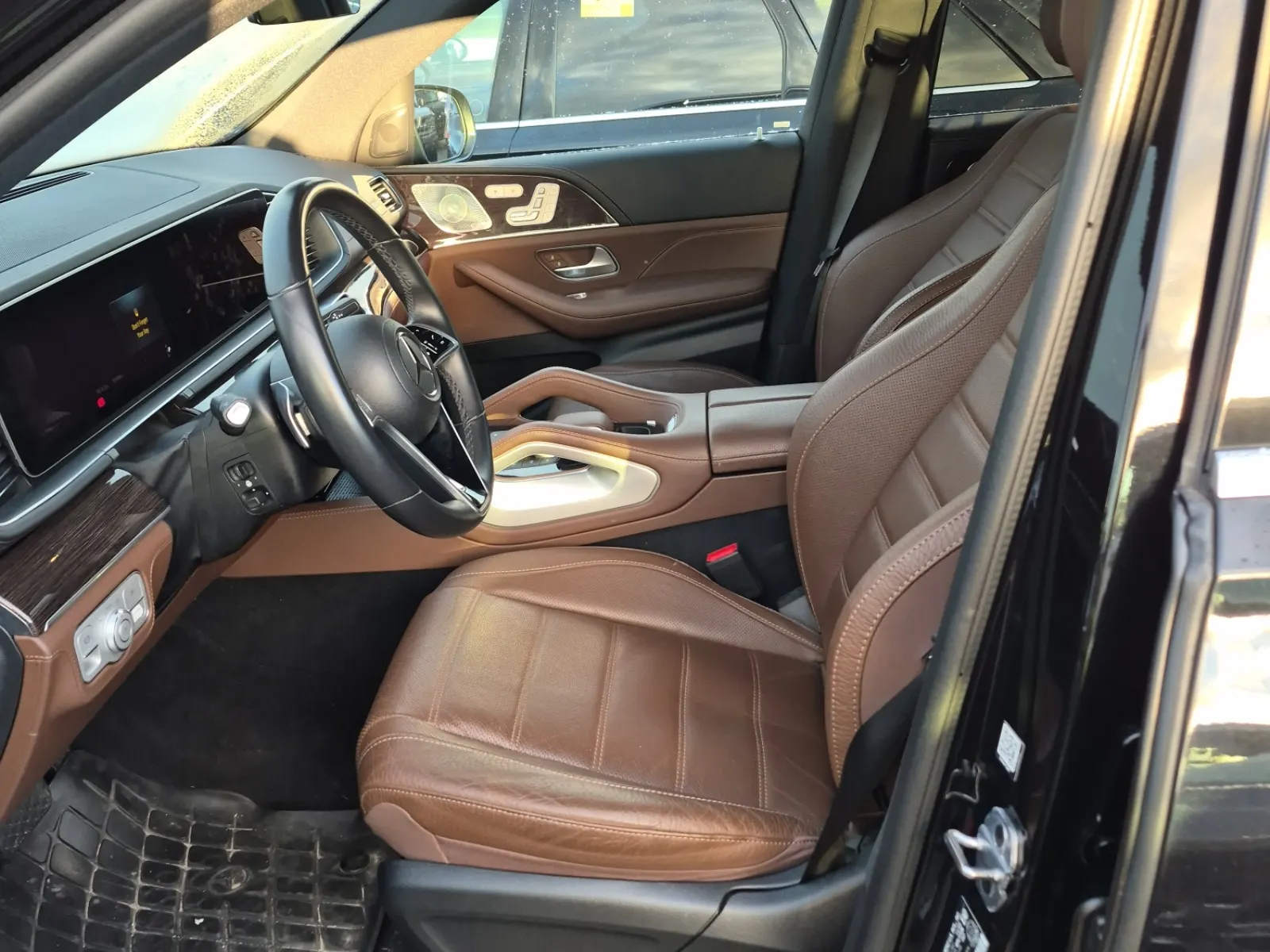 Front Interior Photo