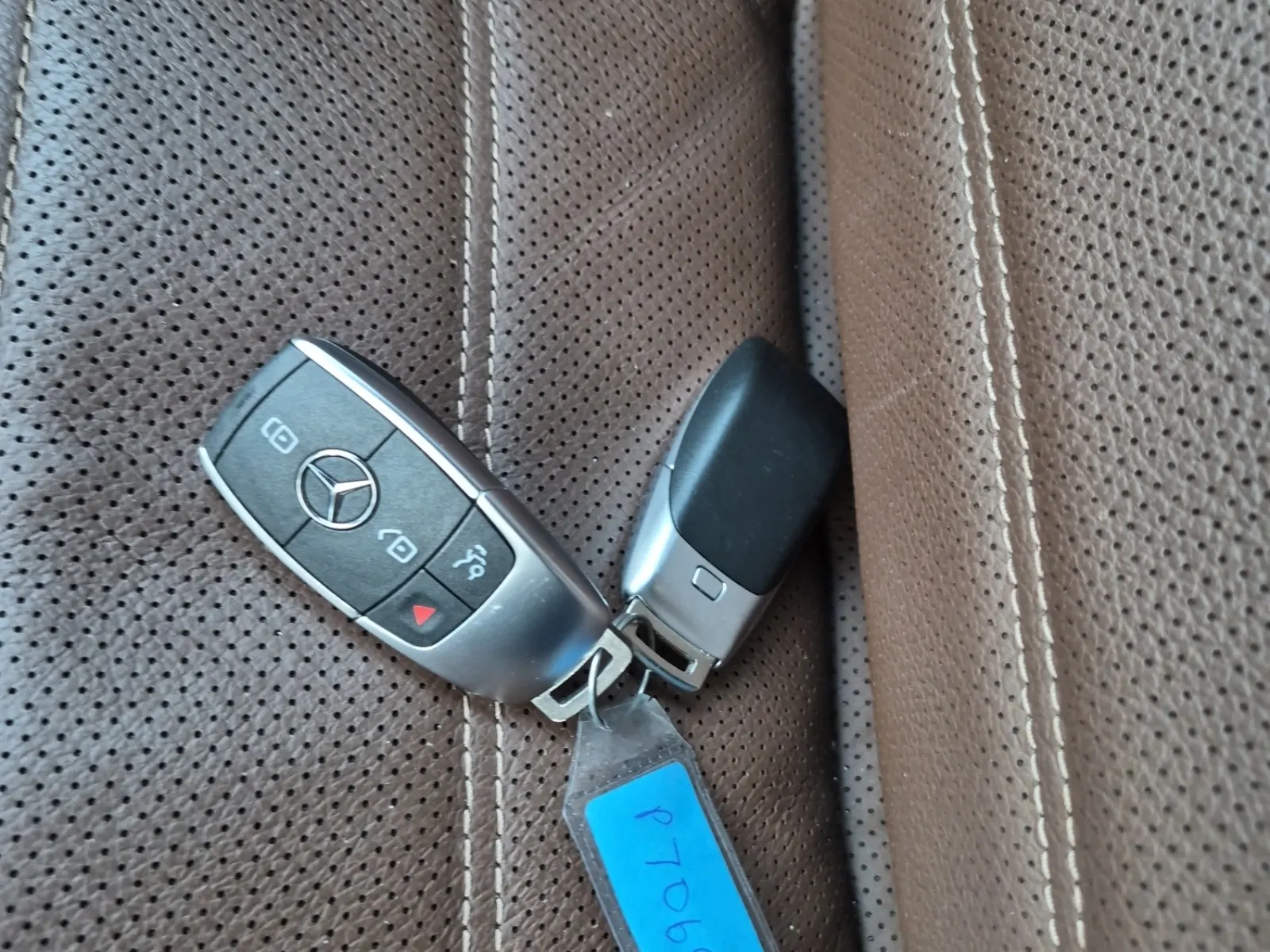 Keys/Fobs/Manual Photo