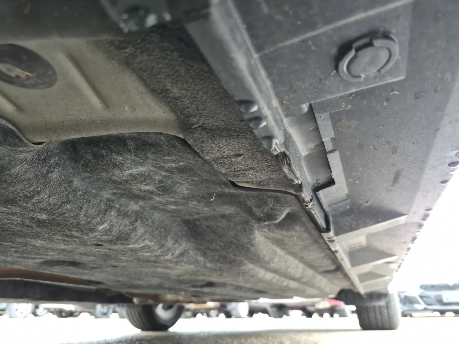 Undercarriage - Driver Photo