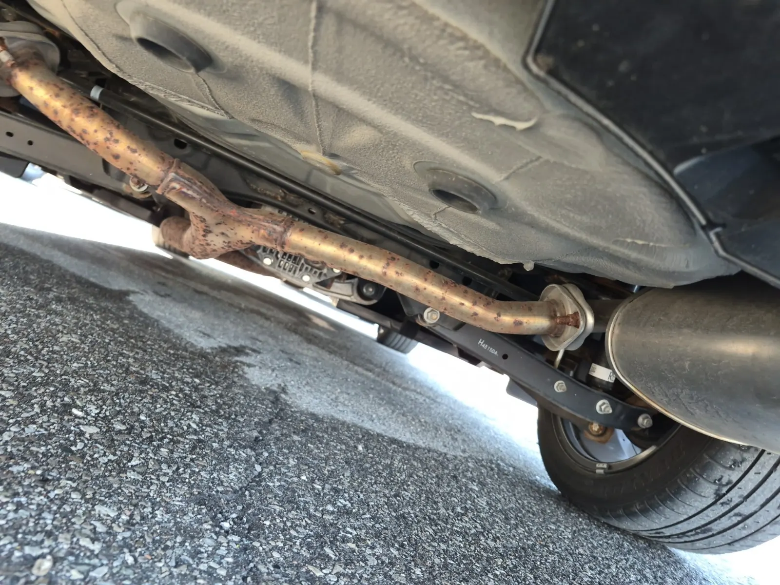 Undercarriage - Rear Photo