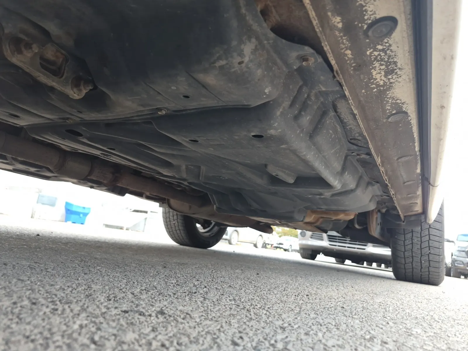 Undercarriage - Driver Photo