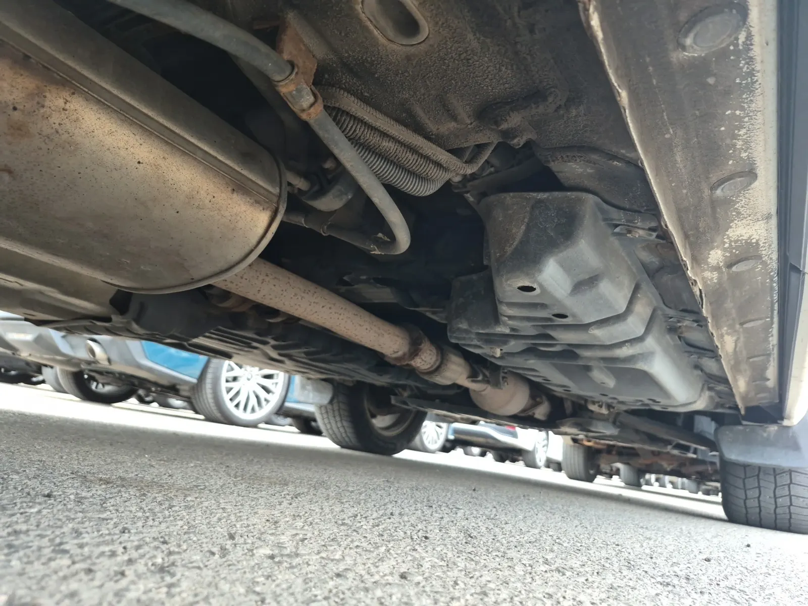 Undercarriage - Passenger Photo
