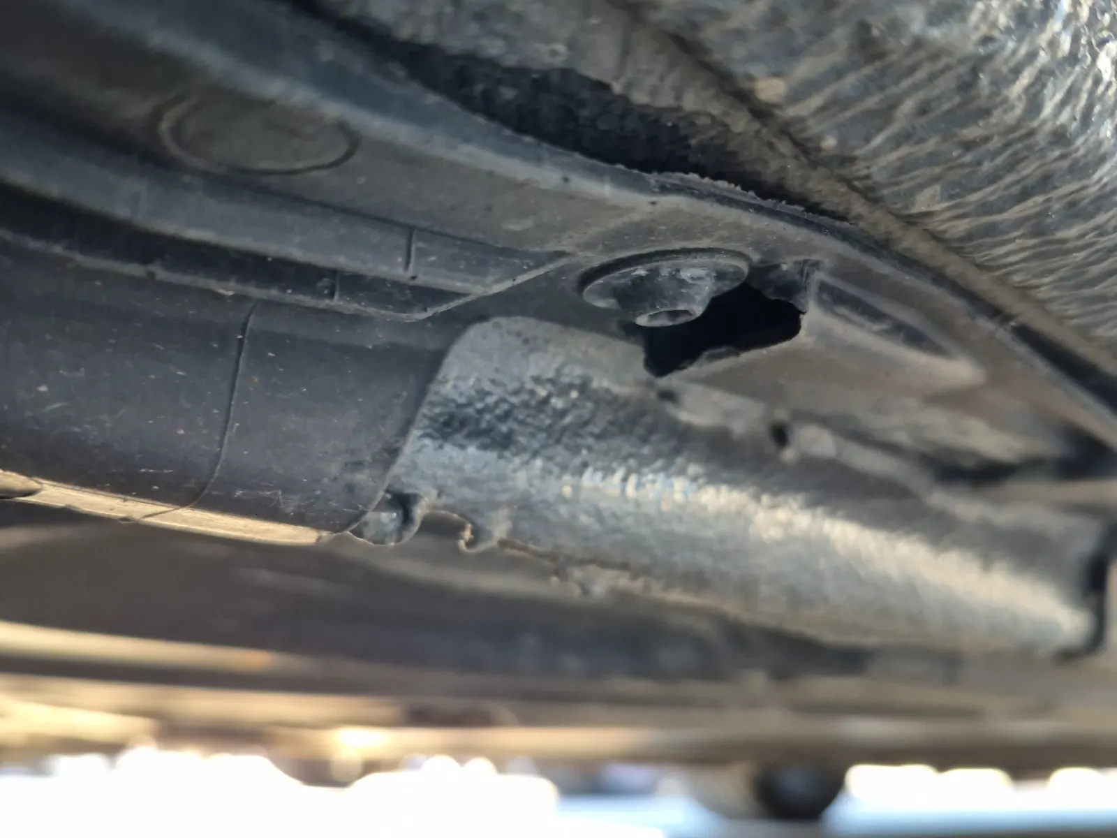Undercarriage - Passenger Photo