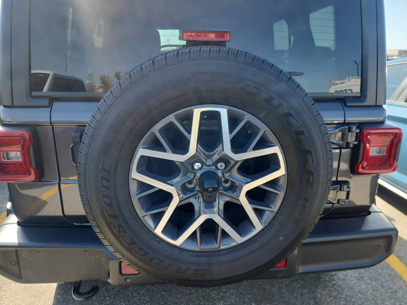 Spare Tire & Wheel Photo