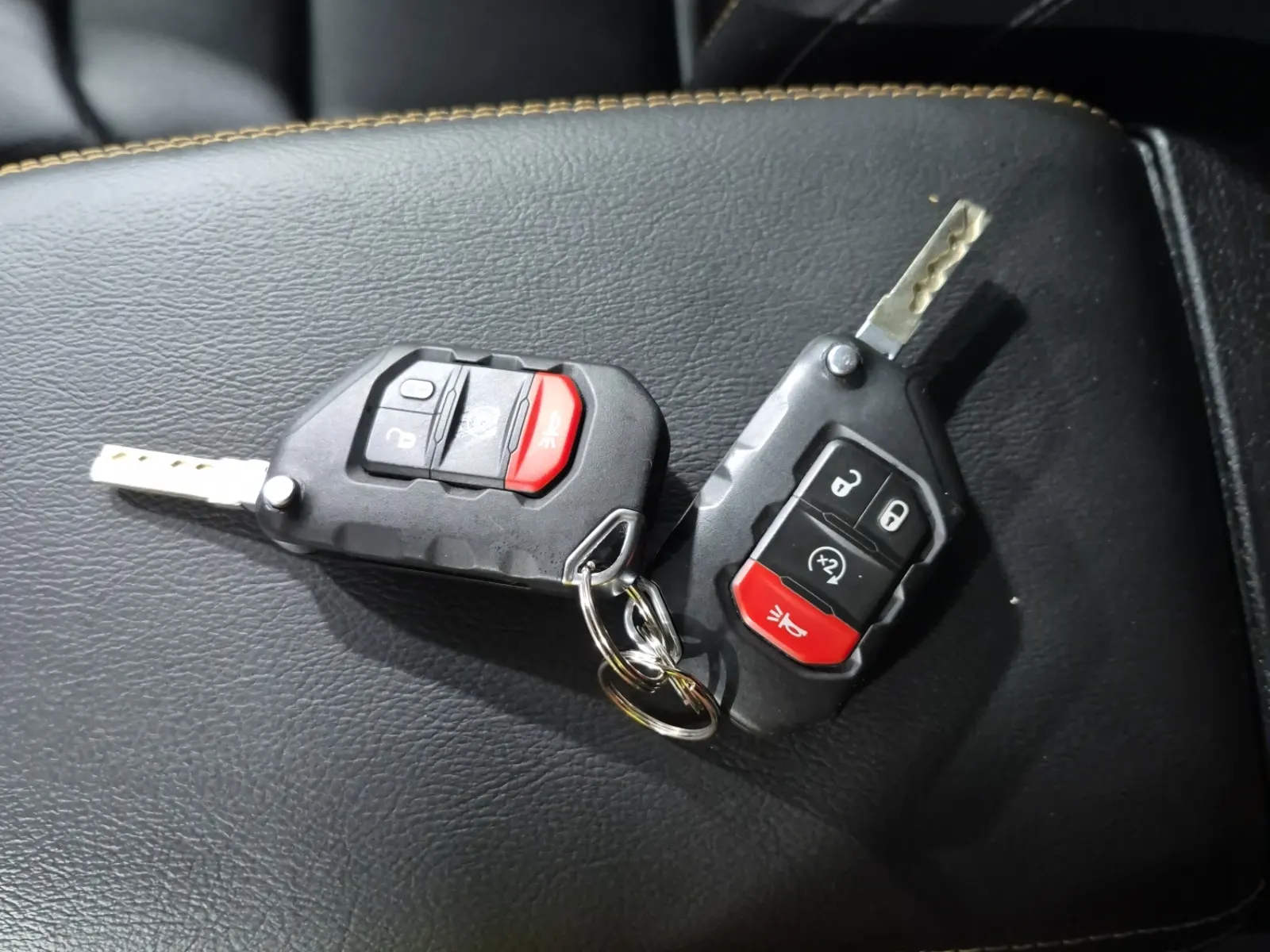 Keys/Fobs/Manual Photo