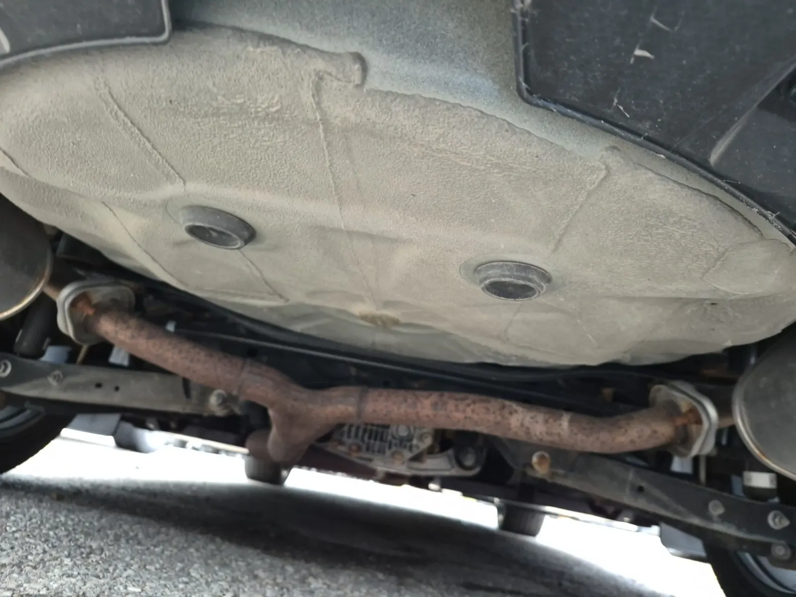 Undercarriage - Rear Photo