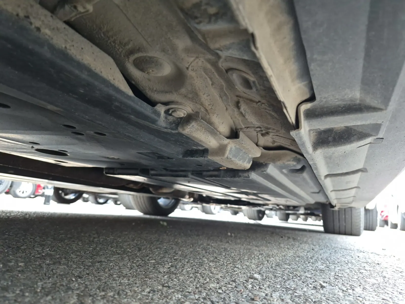 Undercarriage - Passenger Photo