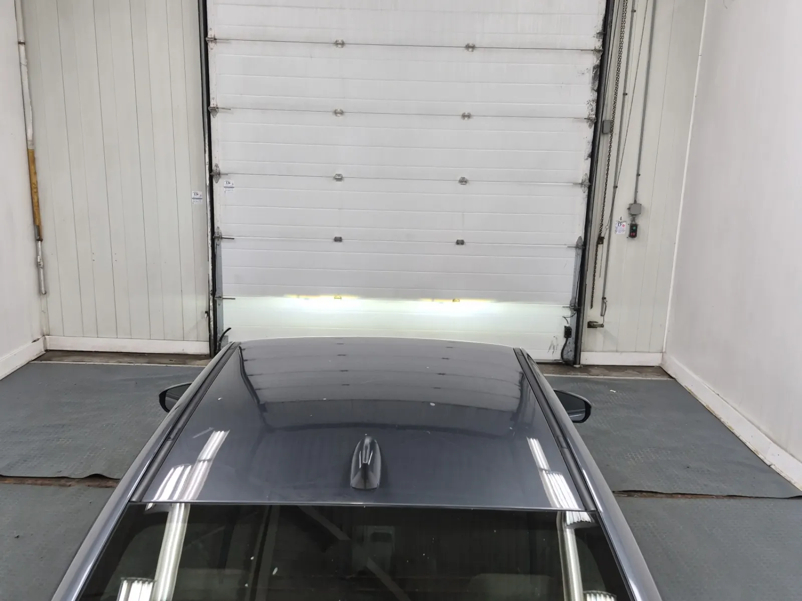 Exterior Roof Photo