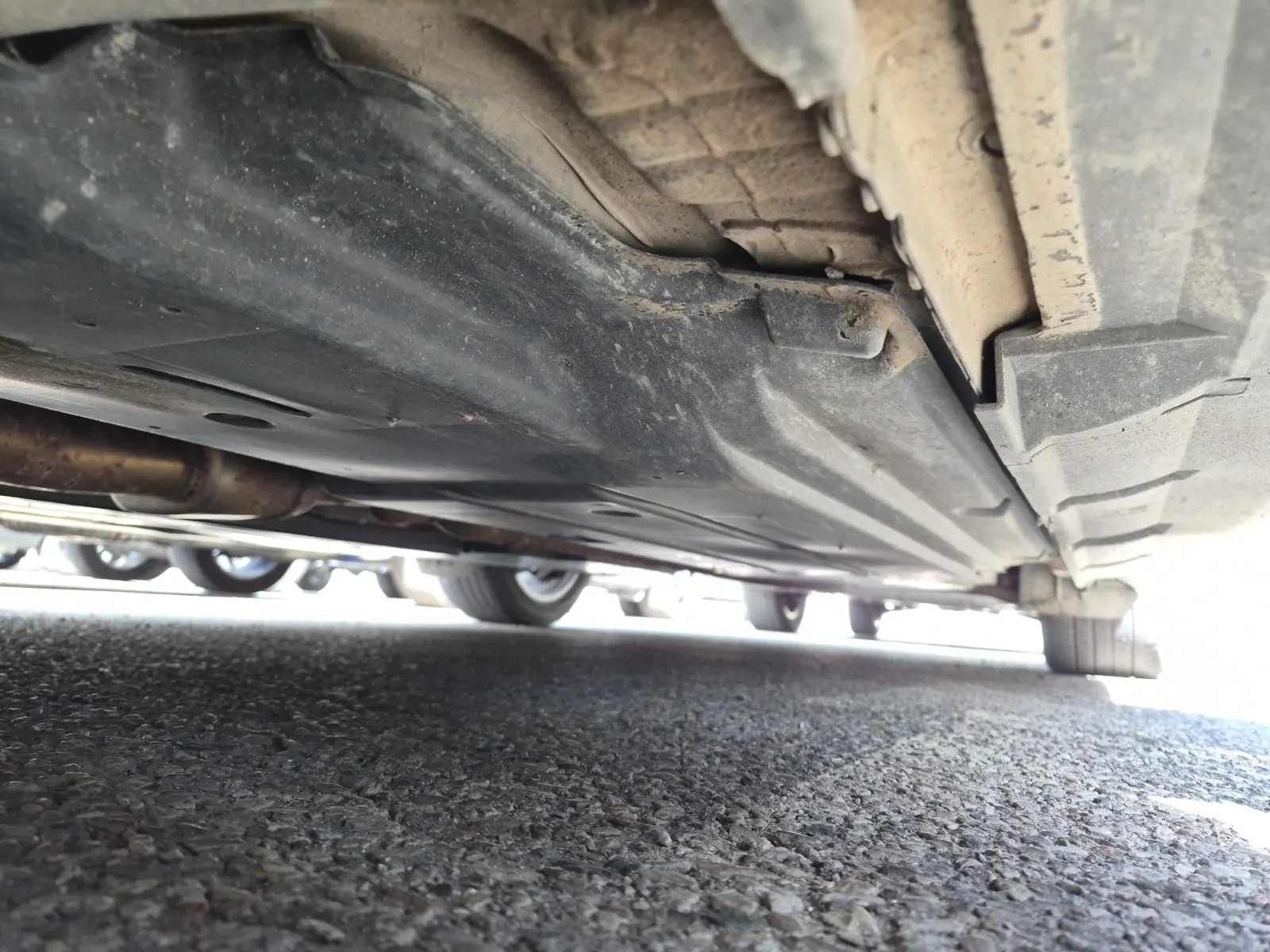 Undercarriage - Driver Photo
