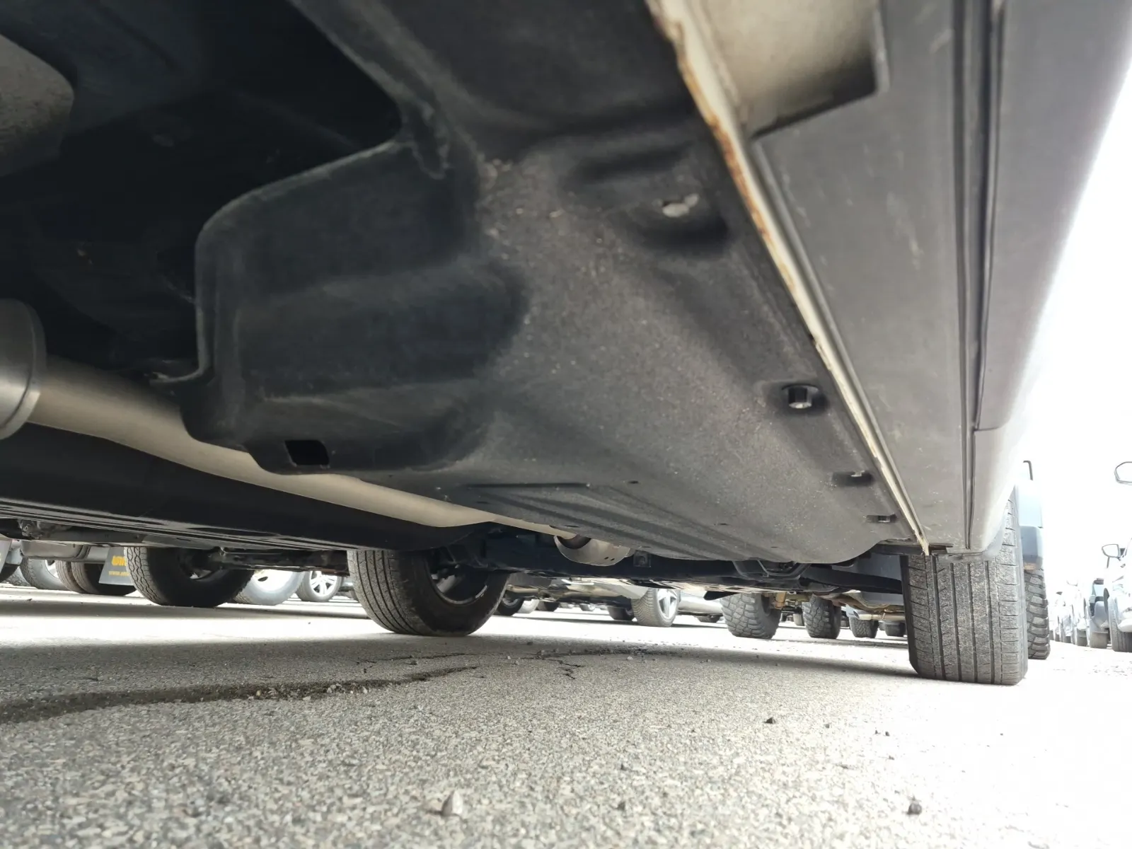 Undercarriage - Passenger Photo