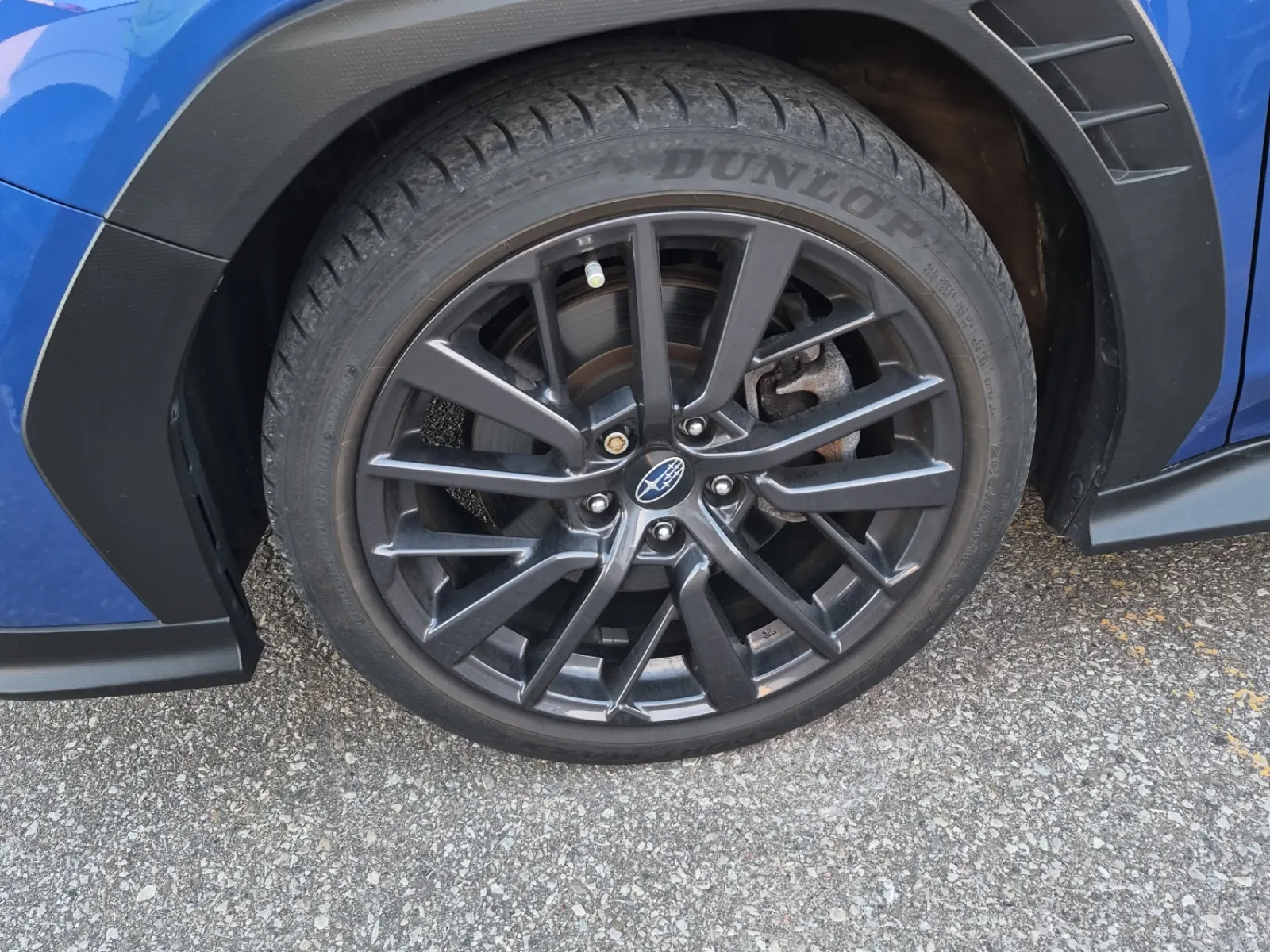 Front driver wheel/tire photo