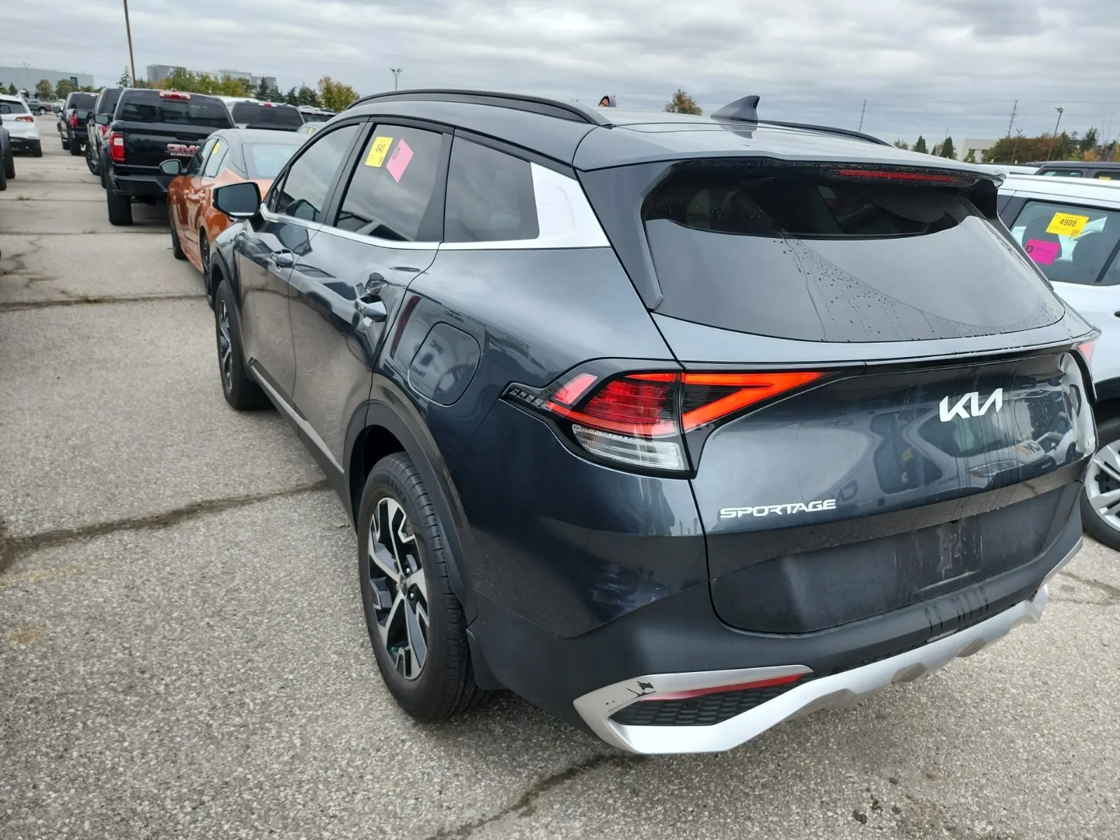 Driver Rear 3/4 Photo