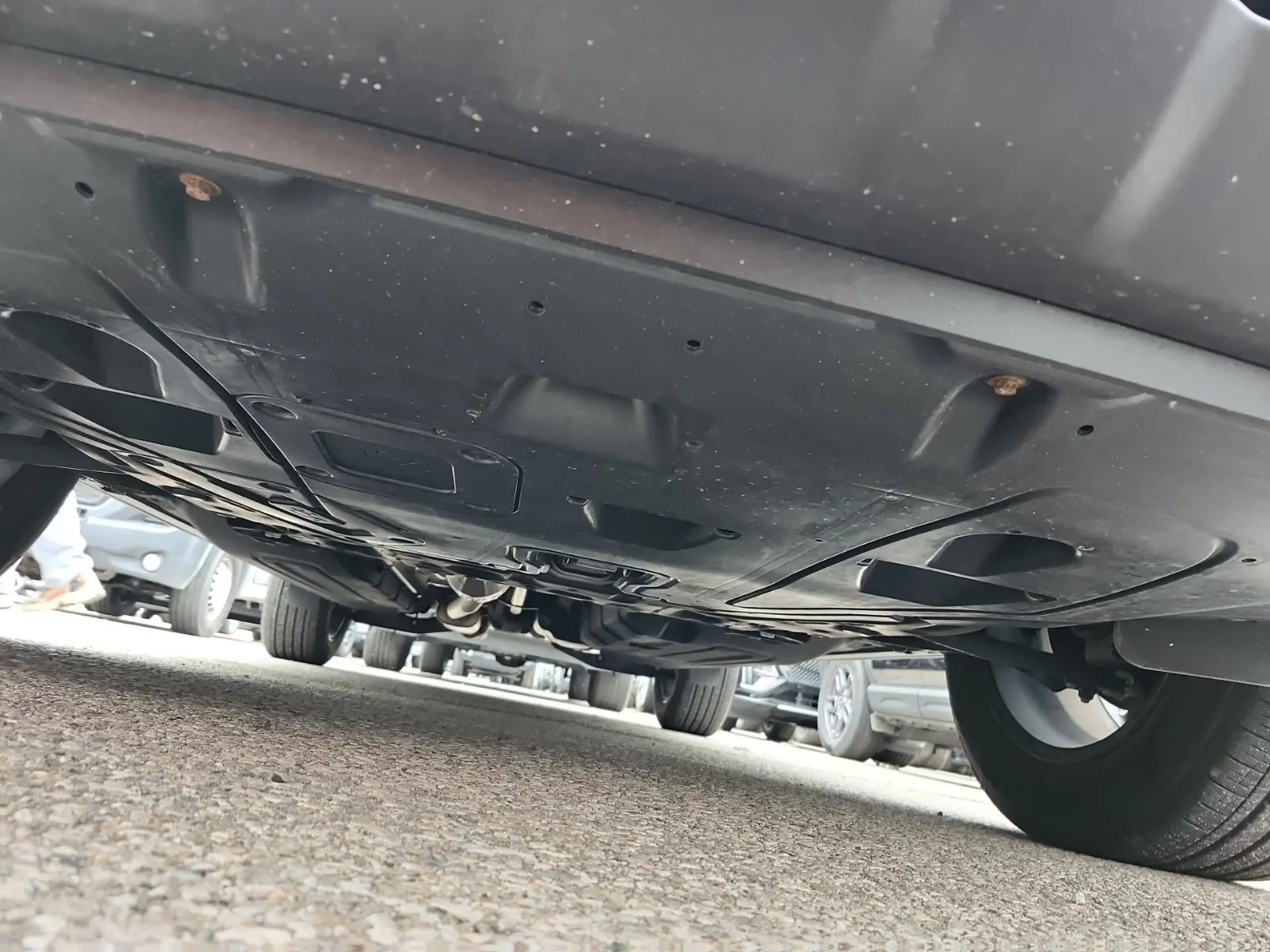 Undercarriage - Front Photo