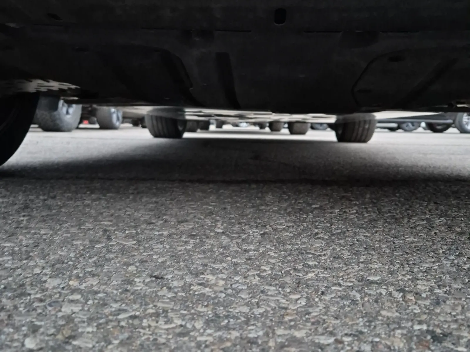 Undercarriage - Rear Photo